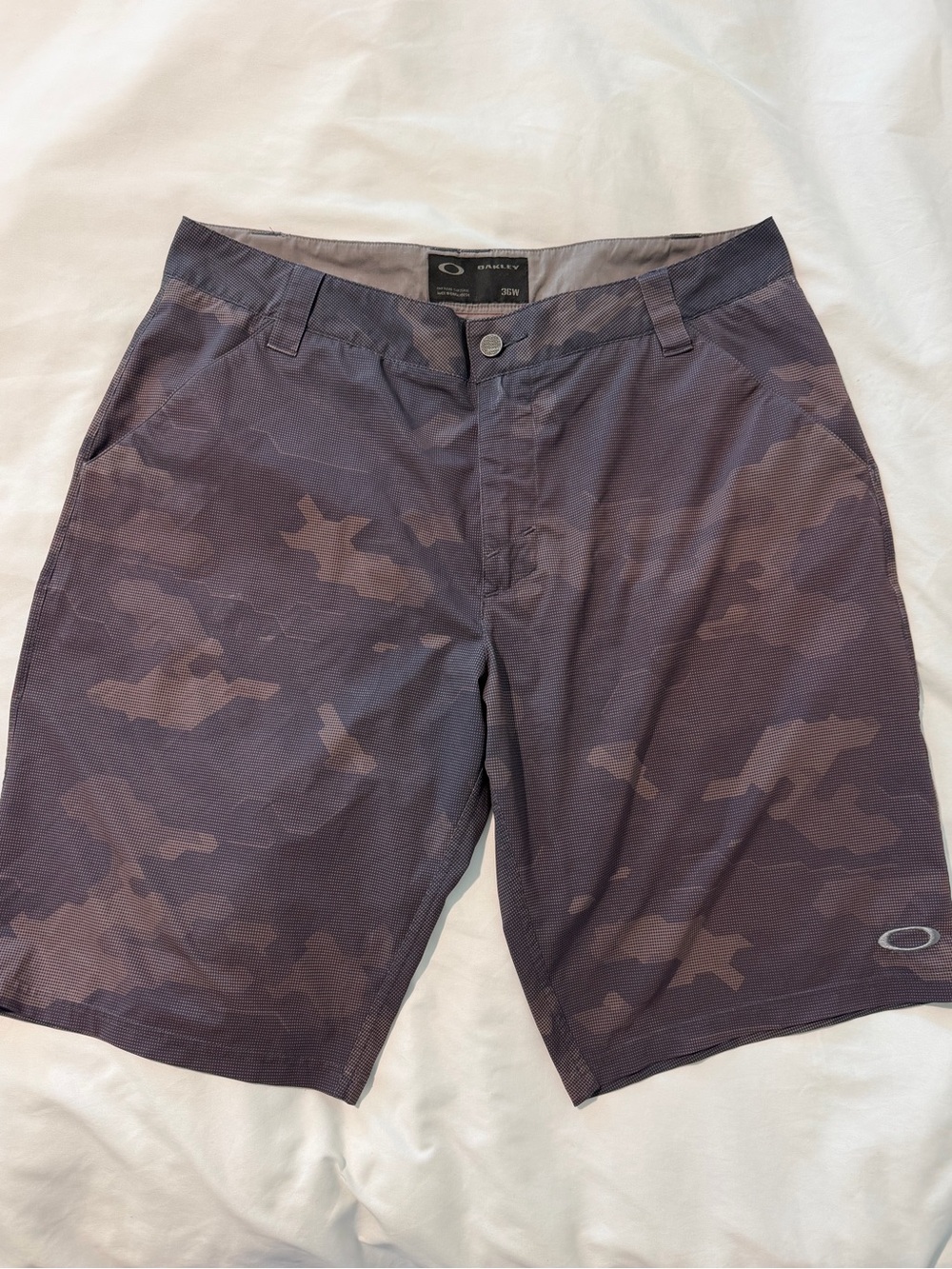 Oakley Men's Gray/Tan Camo Athletic Shorts